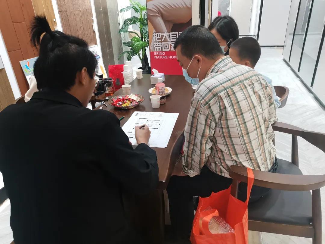 聽說，華美樂這2家店，開業(yè)第一天就被擠爆了！